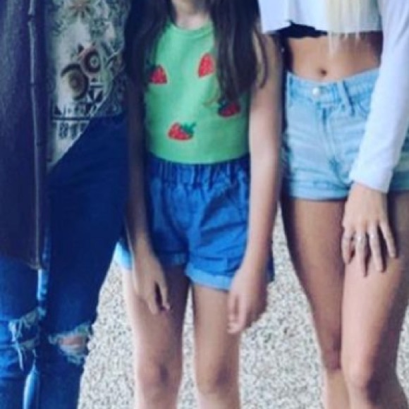 Really cute great for Summer sleeveless green tank top only wore once this day:) - Picture 2 of 3